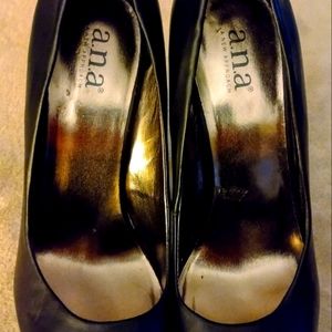 A.N.A (A NEW APPROACH) PUMP HEELS 9.5 SIZE